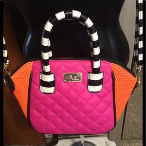 NWOT, awesome summer bag